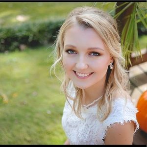 Meet your Posher, Abby